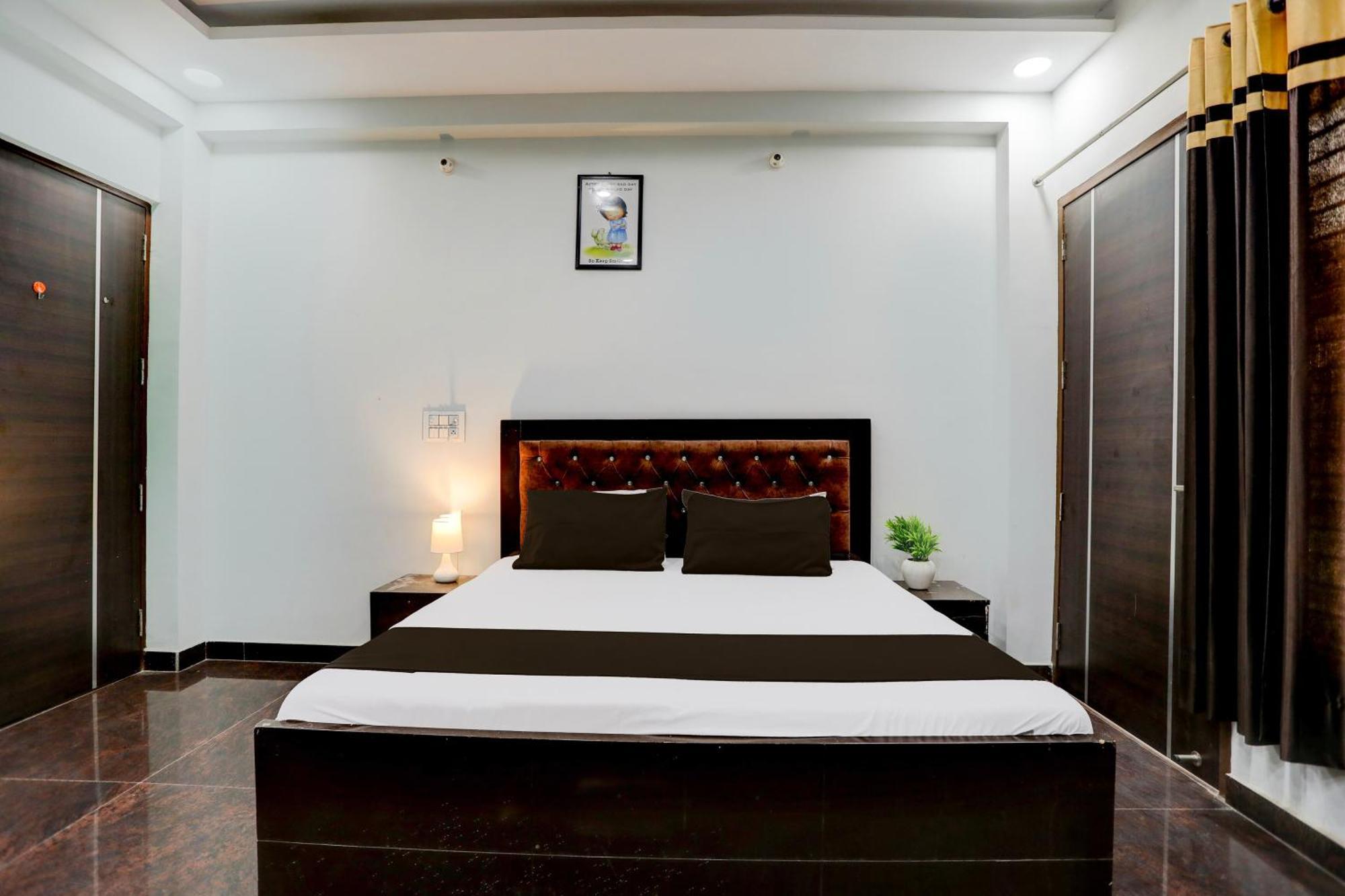 Hotel O Grand Epic Inn Нойда Экстерьер фото