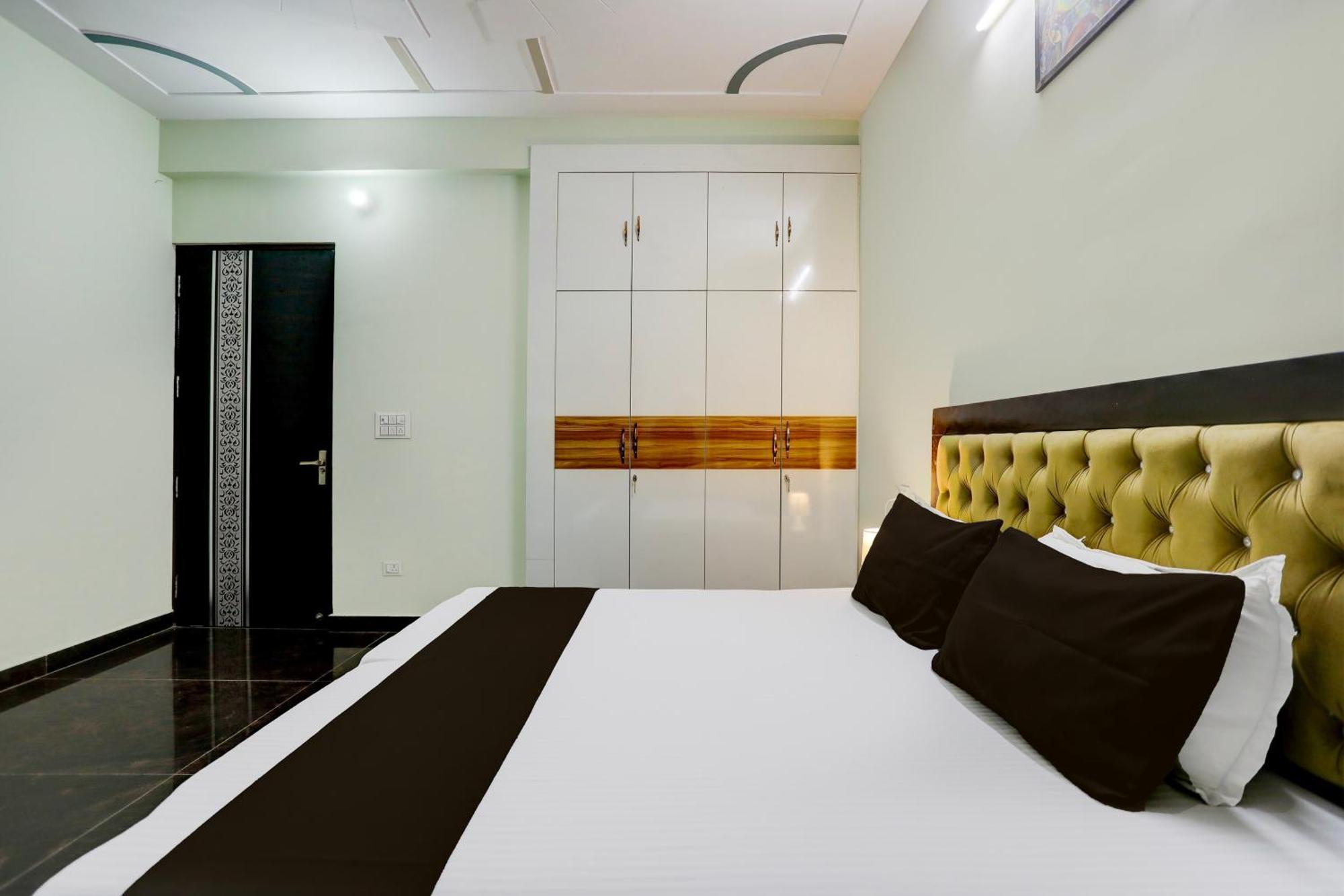 Hotel O Grand Epic Inn Нойда Экстерьер фото