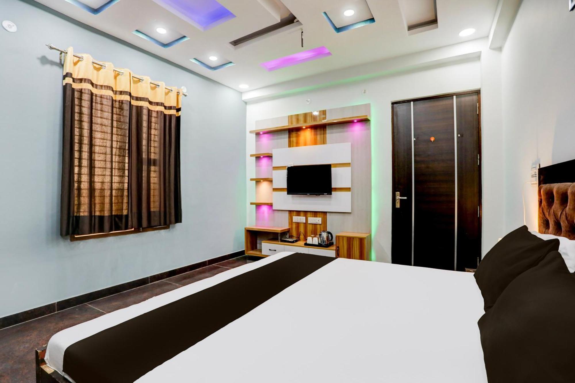Hotel O Grand Epic Inn Нойда Экстерьер фото